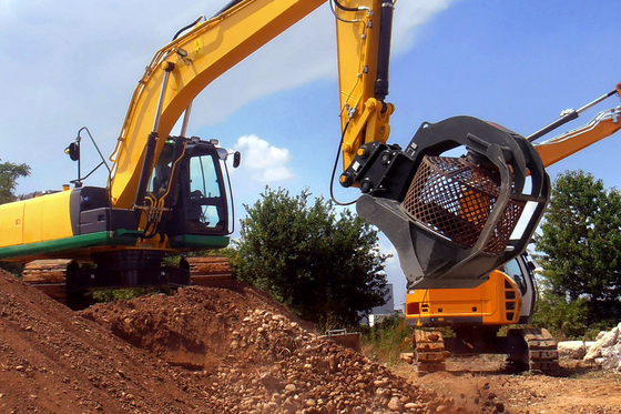 Maximized Grapping capacity 0.52CBM Rotary Screening Bucket for 5-40 Tons Excavator