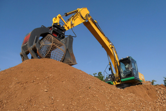 Multi Function Excavator Attachments Rotary Sand Washing Screen Bucket